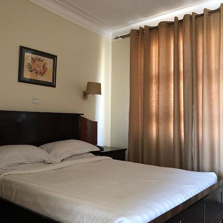 Shangri-La Hotel Muyenga Bugolobi Dış mekan fotoğraf