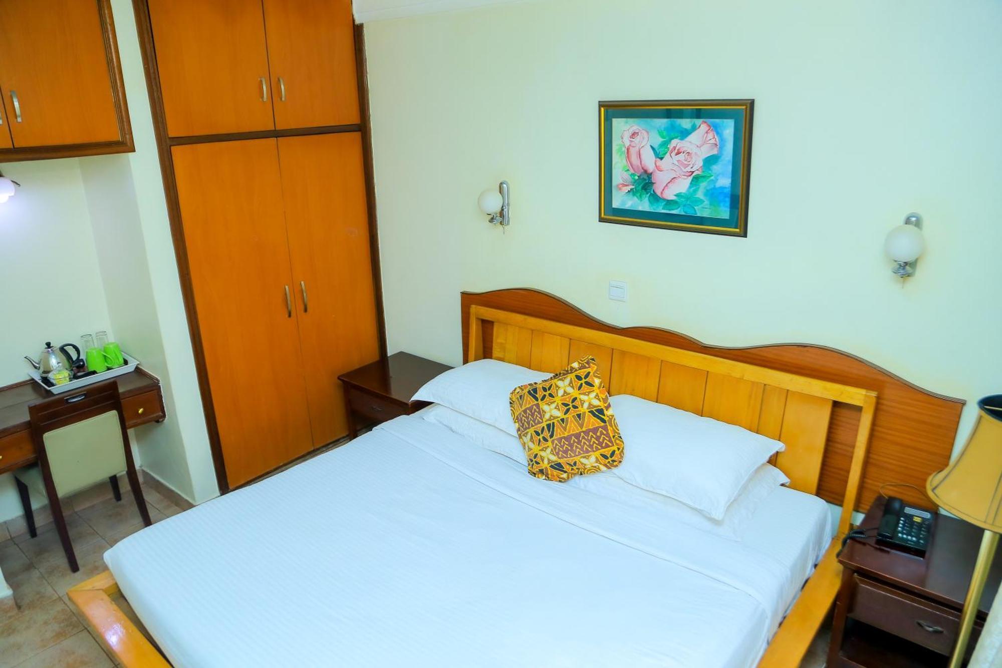 Shangri-La Hotel Muyenga Bugolobi Dış mekan fotoğraf