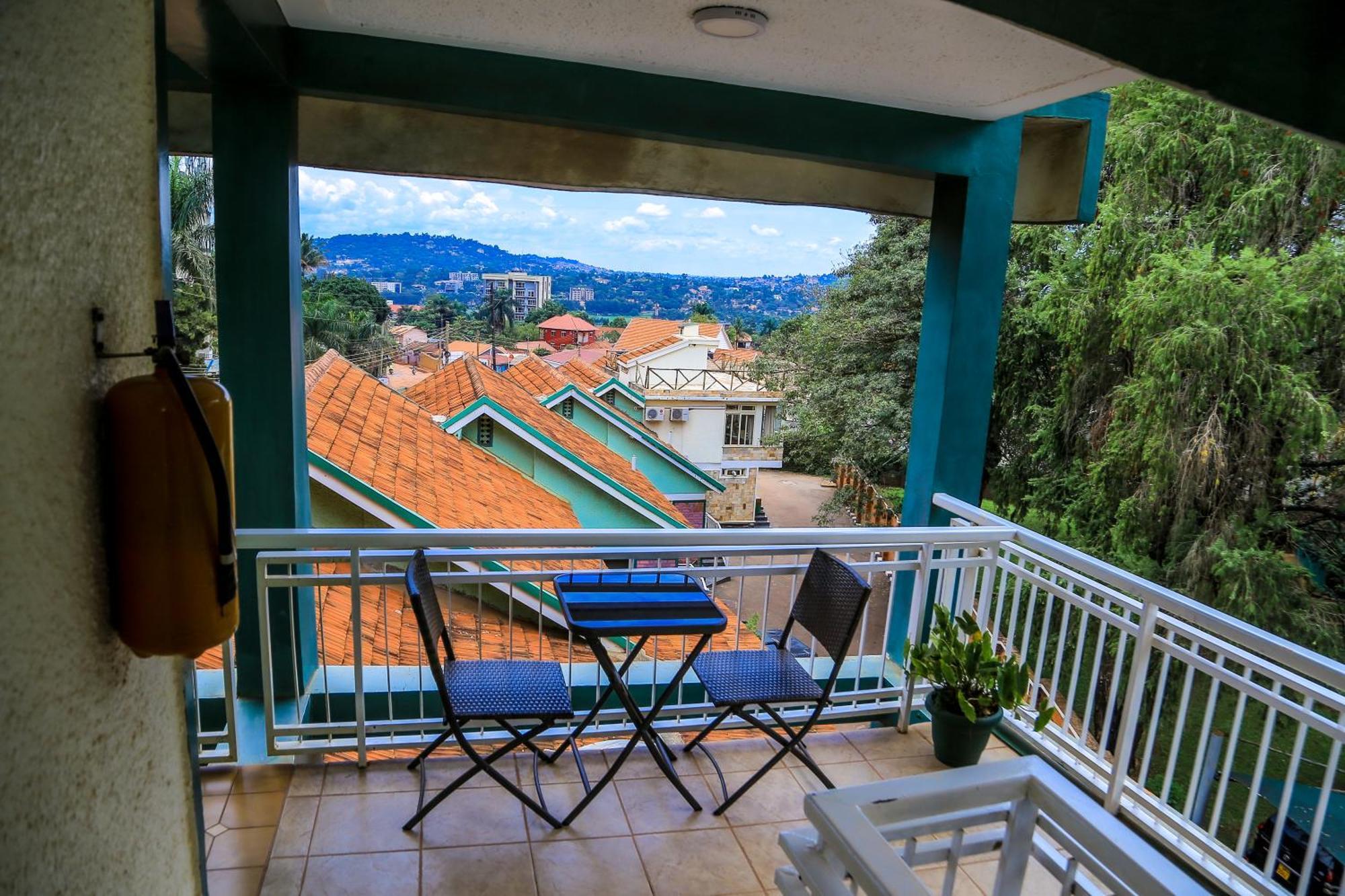 Shangri-La Hotel Muyenga Bugolobi Dış mekan fotoğraf