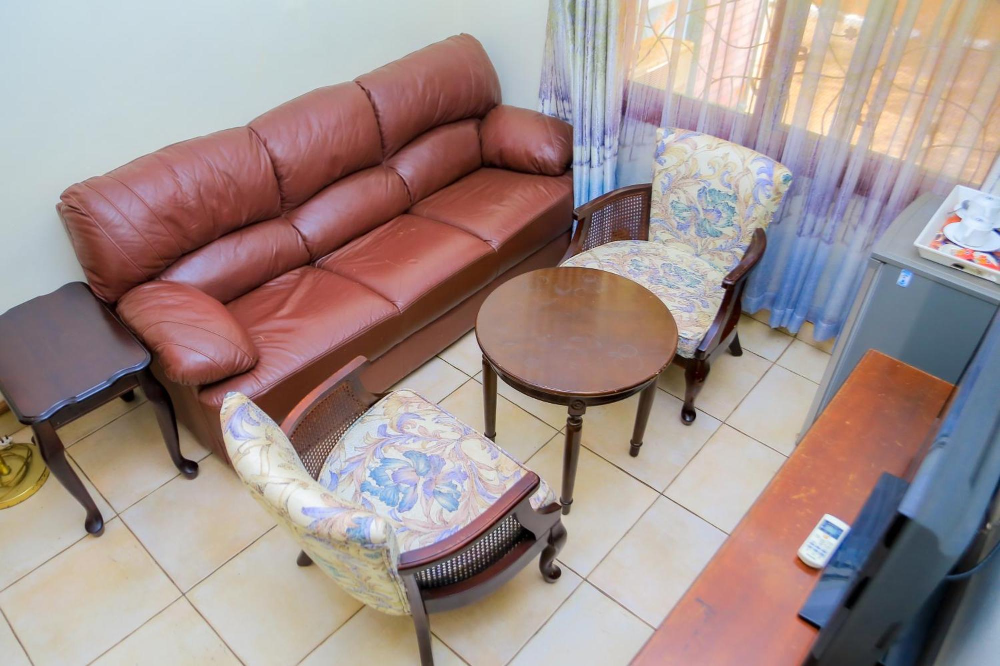 Shangri-La Hotel Muyenga Bugolobi Dış mekan fotoğraf
