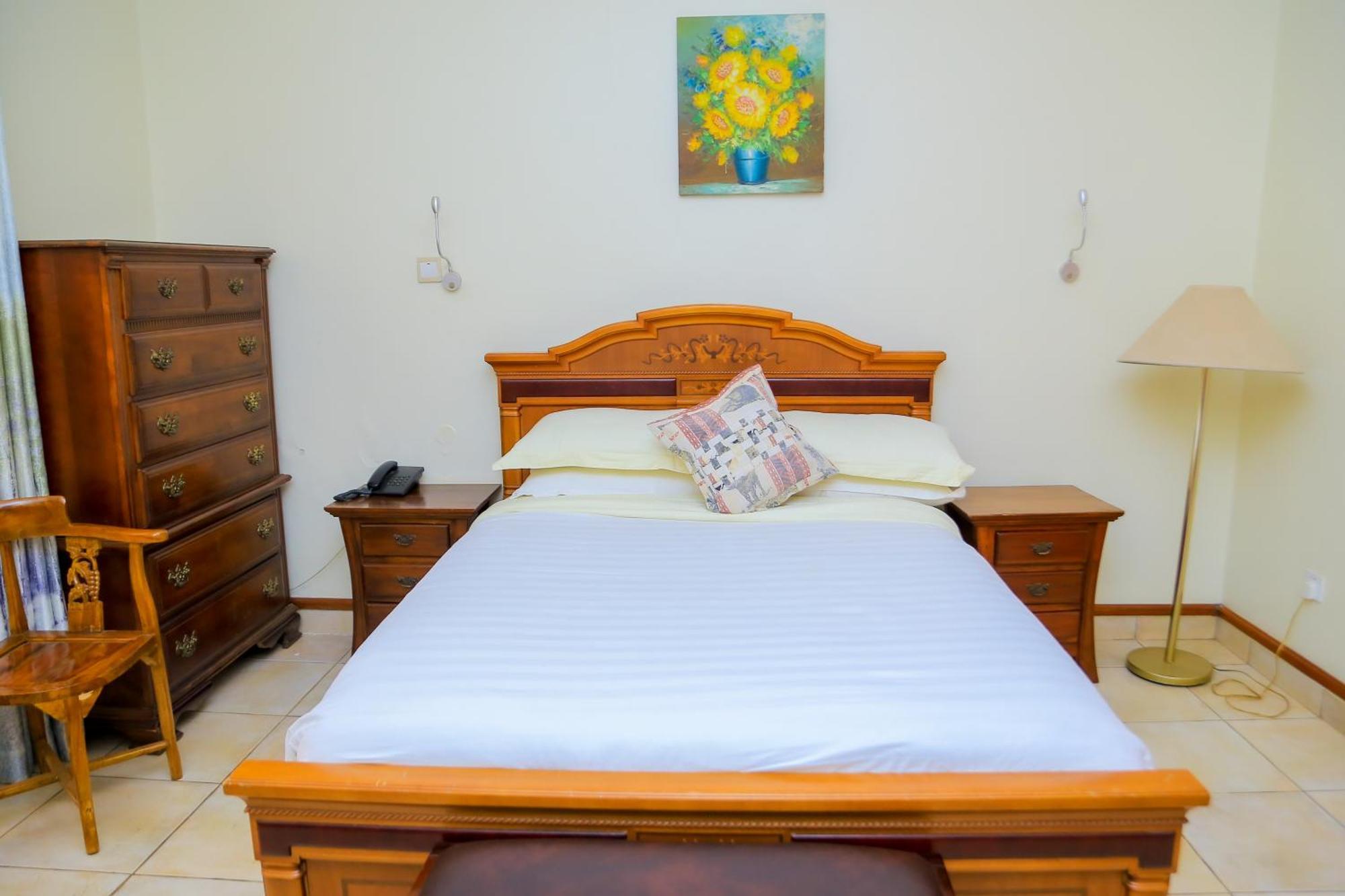 Shangri-La Hotel Muyenga Bugolobi Dış mekan fotoğraf