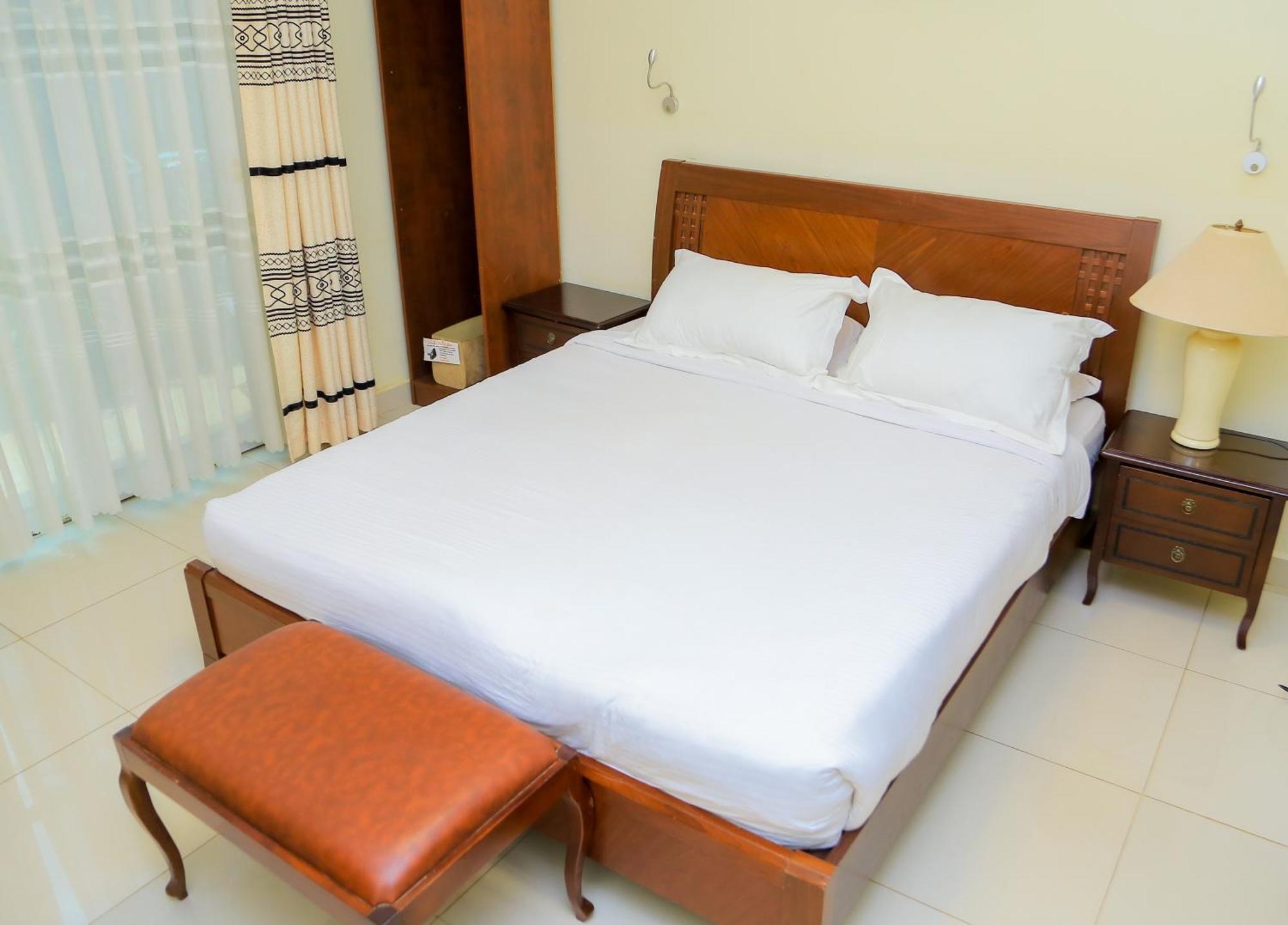 Shangri-La Hotel Muyenga Bugolobi Dış mekan fotoğraf