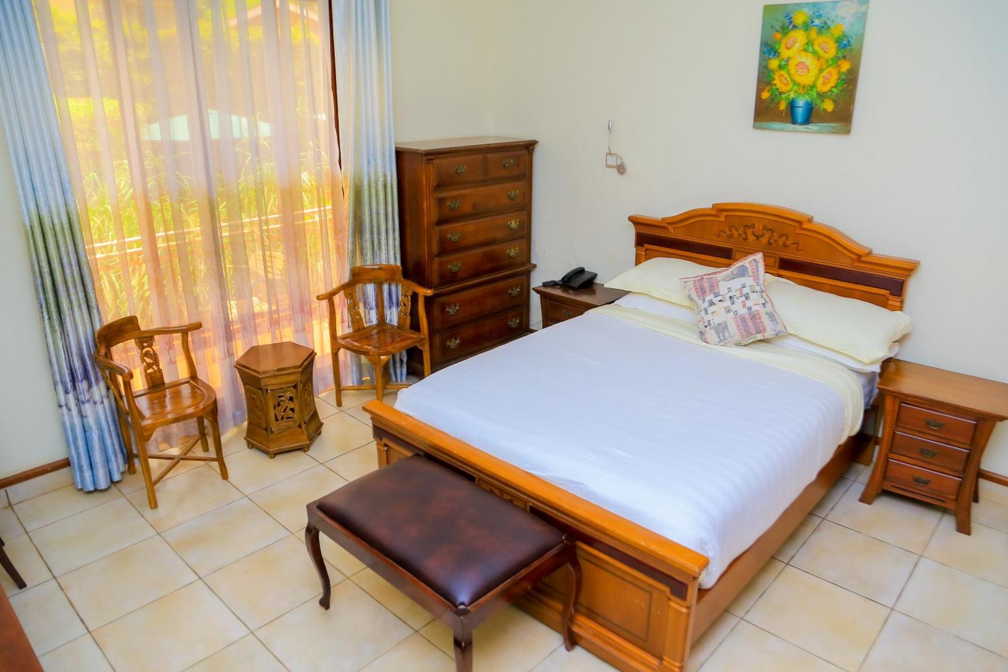 Shangri-La Hotel Muyenga Bugolobi Dış mekan fotoğraf