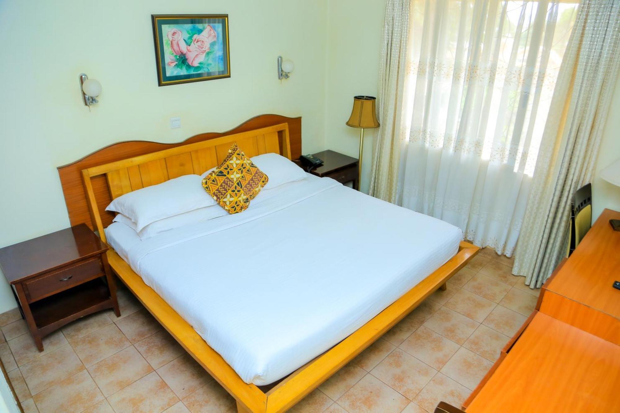 Shangri-La Hotel Muyenga Bugolobi Dış mekan fotoğraf