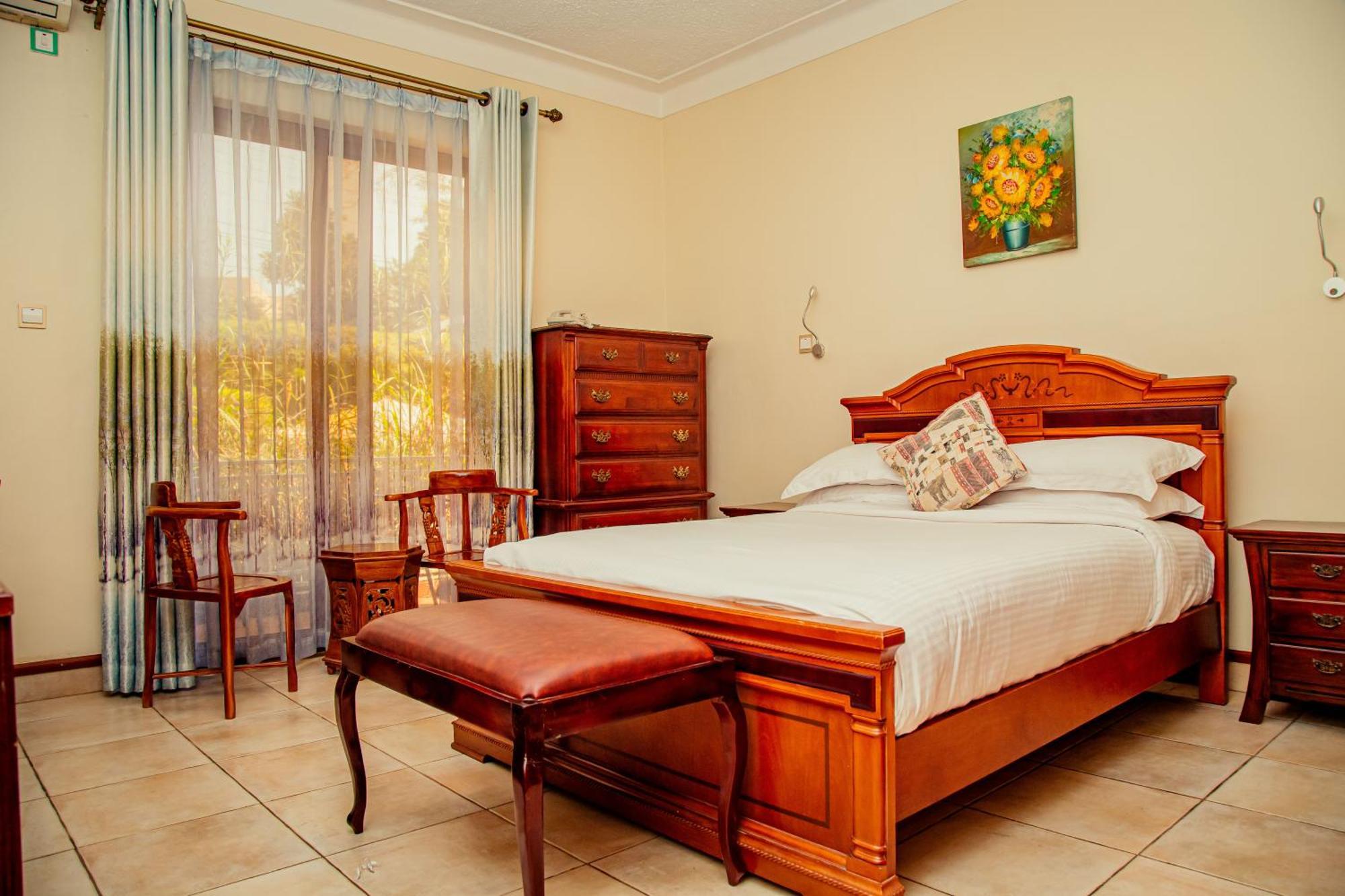 Shangri-La Hotel Muyenga Bugolobi Dış mekan fotoğraf
