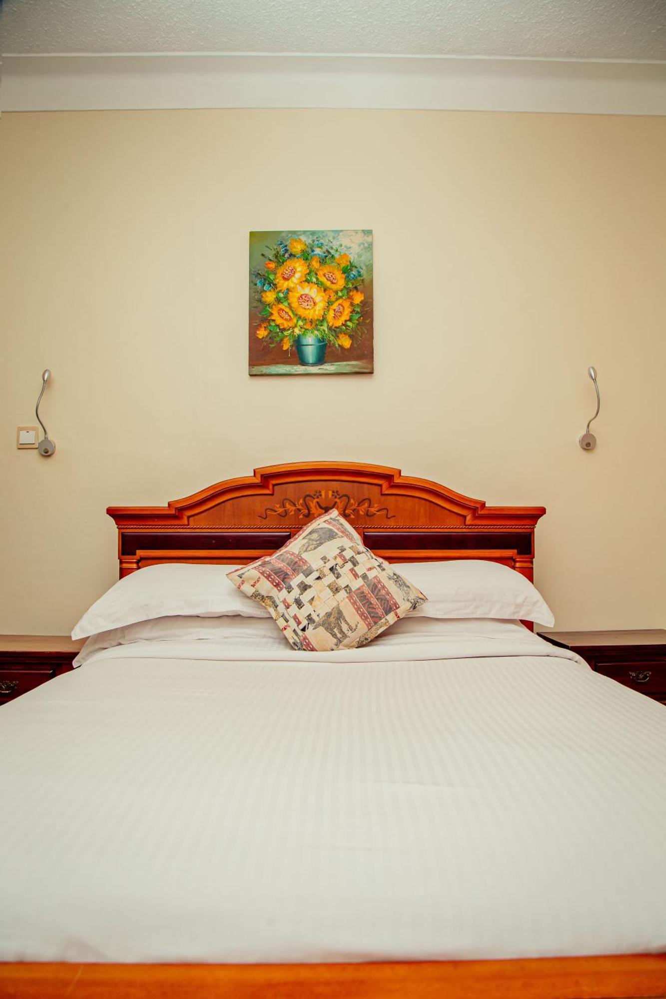 Shangri-La Hotel Muyenga Bugolobi Dış mekan fotoğraf